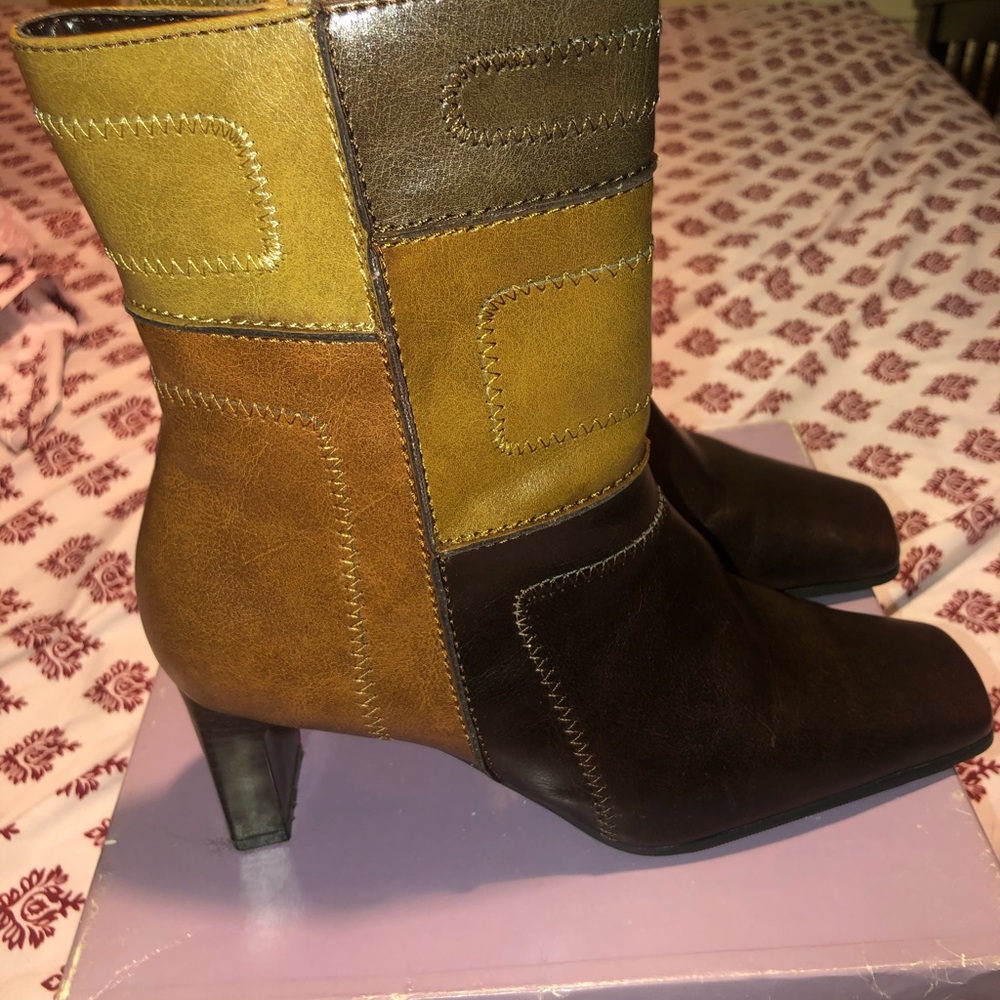 Multicolor boots - Picture 2 of 3